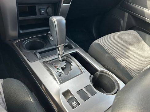 Certified 2022 Toyota 4Runner SR5 AWD/4WD image 21