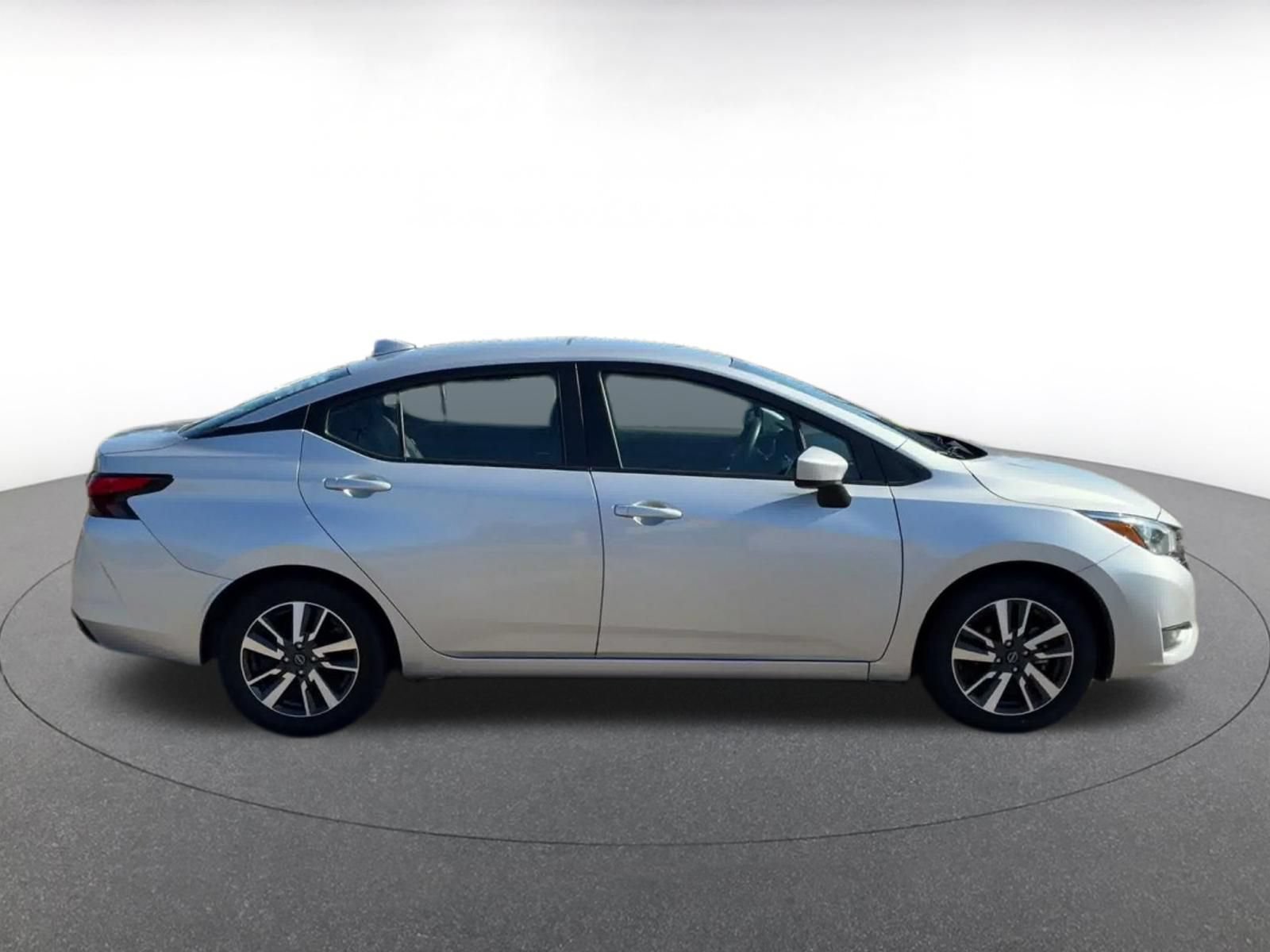 Used 2025 Nissan Versa SV FWD image 15