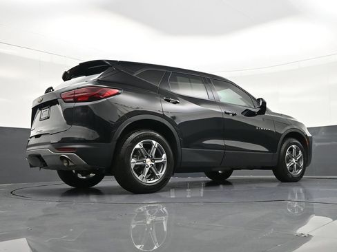 Used 2023 Chevrolet Blazer LT image 32