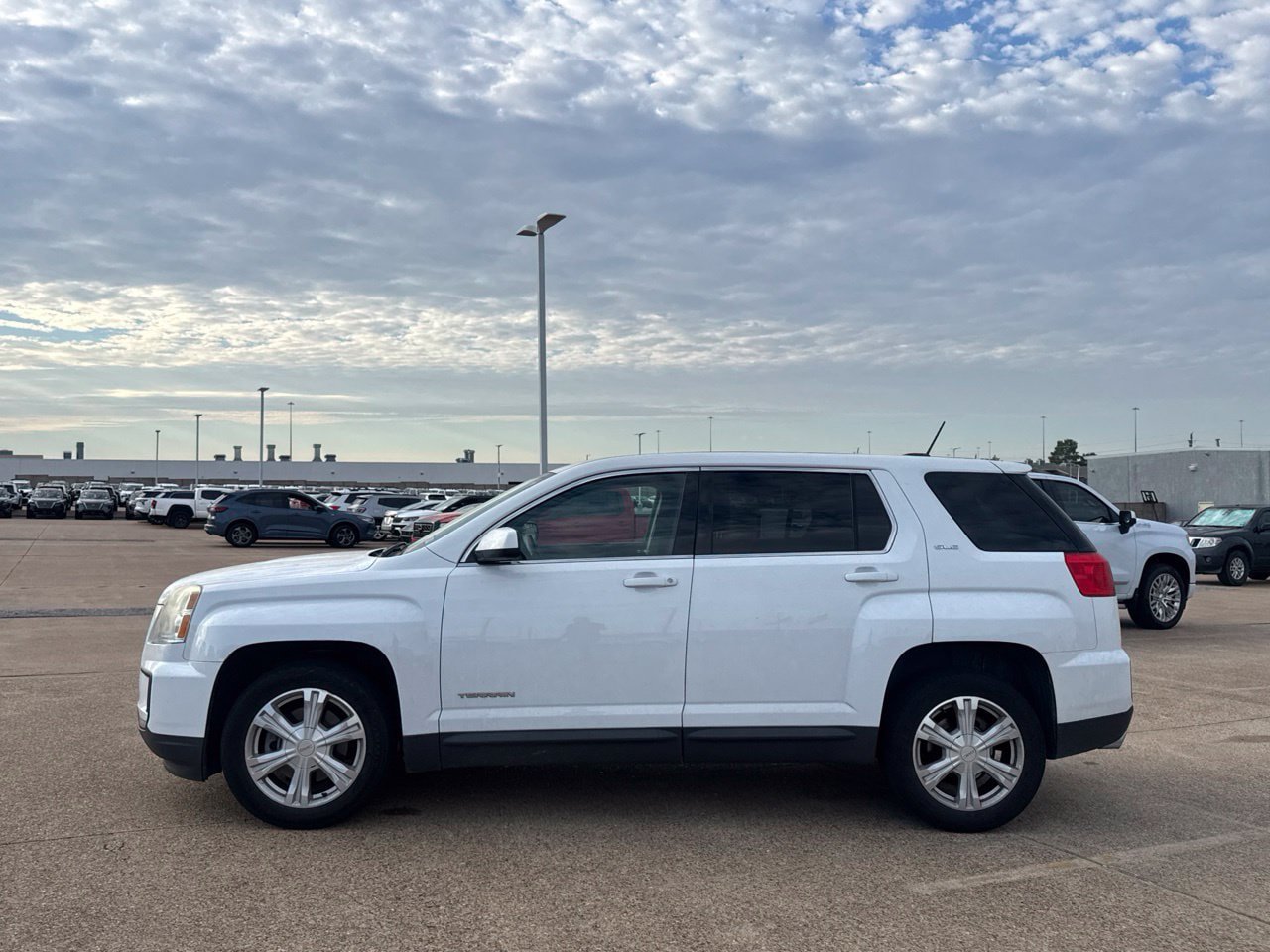Used 2017 GMC Terrain SLE FWD image 14