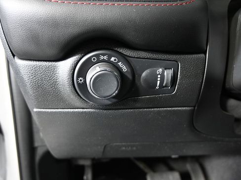 Used 2025 Dodge Durango GT AWD/4WD image 25