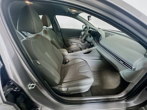 Used 2024 Hyundai Elantra SEL image 32