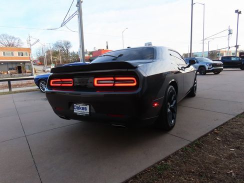 Used 2022 Dodge Challenger SXT w/ Blacktop Package image 7