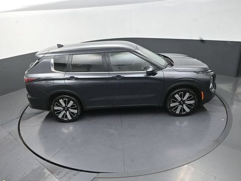 Used 2025 Mitsubishi Outlander SE AWD/4WD image 30