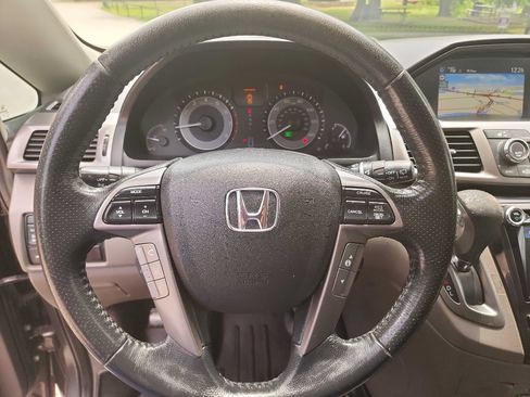 Used 2015 Honda Odyssey Touring Elite image 16