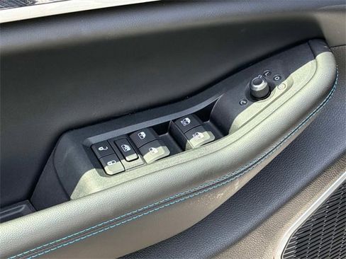 Used 2023 Jeep Grand Cherokee Trailhawk image 19