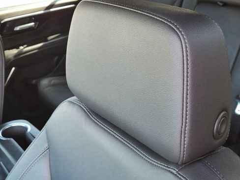 Used 2025 Chevrolet Tahoe Z71 image 12