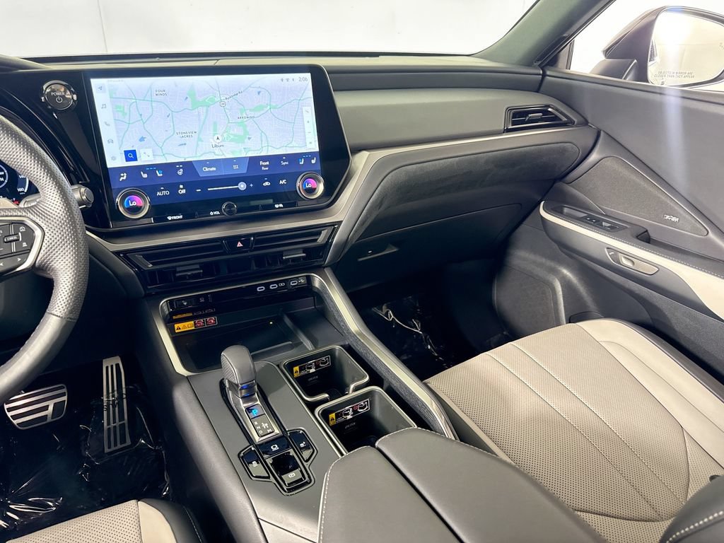 Used 2025 Lexus TX 500h AWD w/ Technology Package image 29