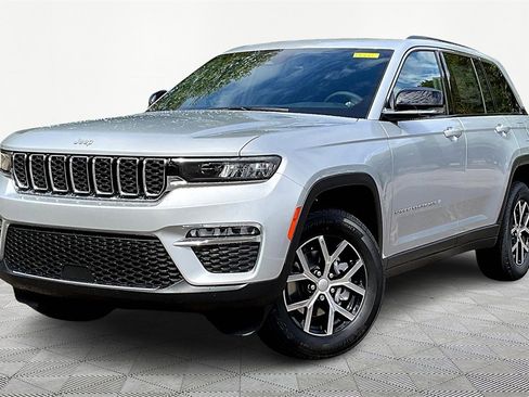 New 2025 Jeep Grand Cherokee Limited w/ Trailer Tow Package image 2