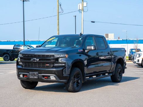Used 2021 Chevrolet Silverado 1500 LT Trail Boss w/ Convenience Package II AWD/4WD image 3