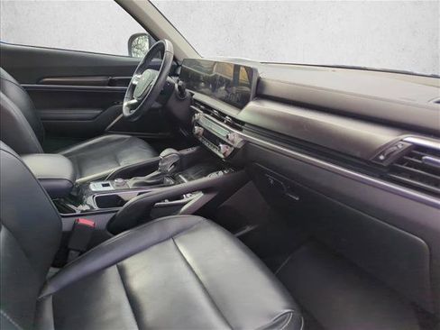 Used 2024 Kia Telluride S image 20