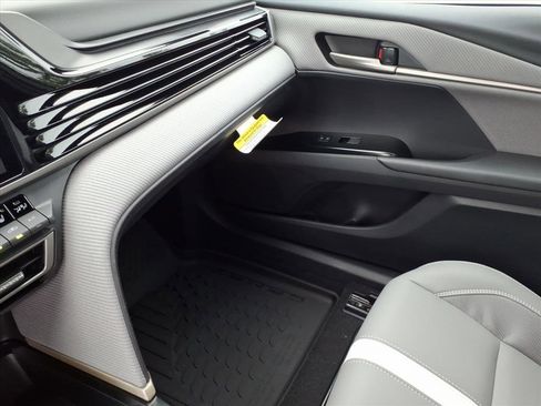 New 2026 Toyota Camry SE FWD image 18