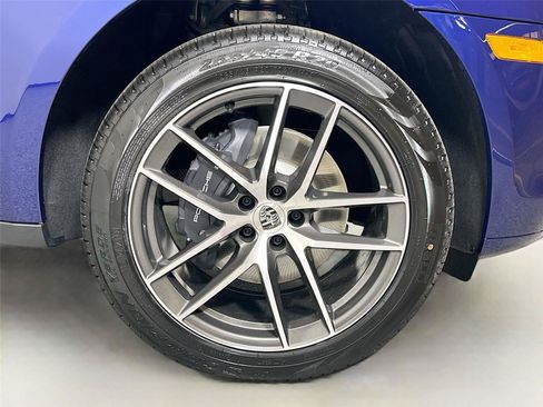 Certified 2026 Porsche Macan AWD/4WD image 14