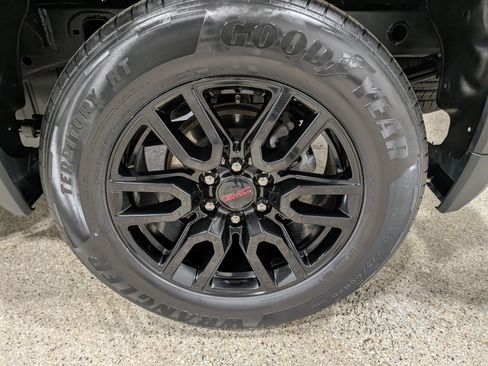 Used 2023 GMC Sierra 1500 Elevation image 10