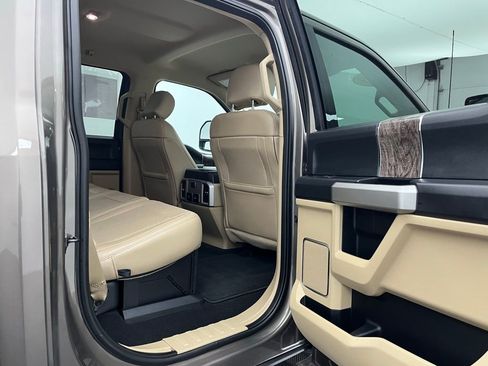 Used 2019 Ford F350 Lariat w/ Chrome Package image 30