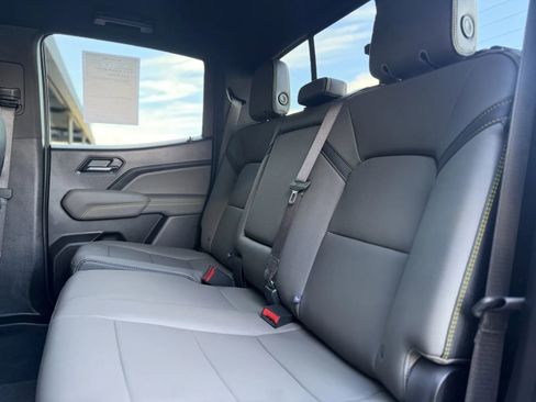 Used 2025 Chevrolet Colorado ZR2 w/ Technology Package image 15