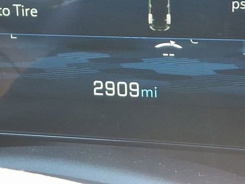 Used 2025 Chevrolet Equinox LT w/ Safety and Technology Package image 24