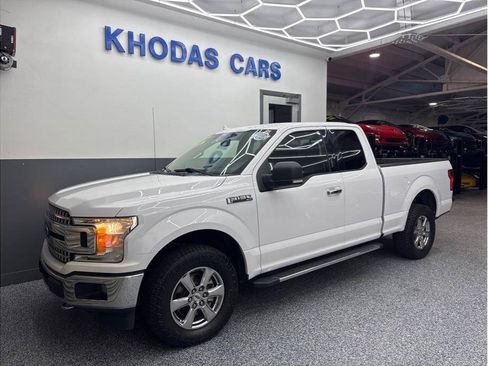 Used 2018 Ford F150 XLT w/ Equipment Group 302A Luxury AWD/4WD image 3