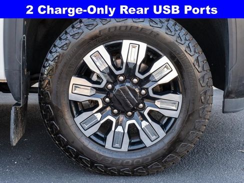 Used 2025 GMC Sierra 3500 Denali w/ Denali Reserve Package AWD/4WD image 37