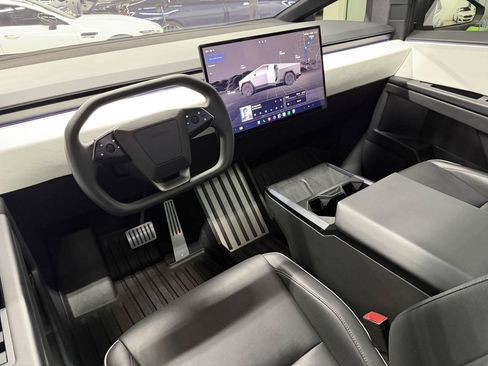 Used 2024 Tesla Cybertruck AWD Crew Cab image 16
