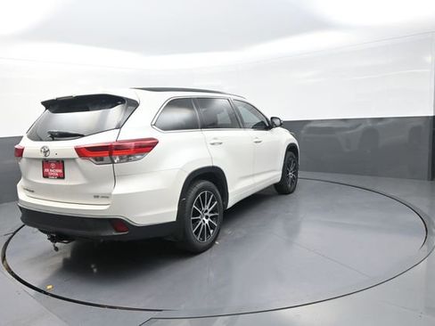 Used 2018 Toyota Highlander SE AWD/4WD image 74