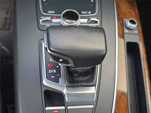 Used 2018 Audi Q5 2.0T Premium Plus w/ Premium Plus Package image 20