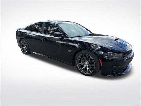 Certified 2019 Dodge Charger Scat Pack image 2