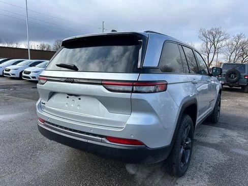 New 2026 Jeep Grand Cherokee Limited w/ Limited Altitude Package AWD/4WD image 3
