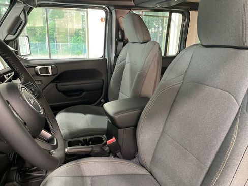 New 2025 Jeep Wrangler Unlimited Sport AWD/4WD image 39