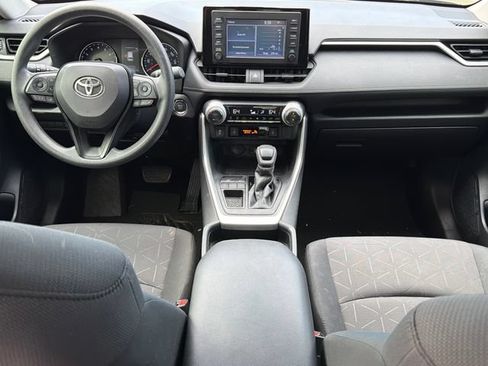 Used 2019 Toyota RAV4 XLE w/ Convenience Package FWD image 9