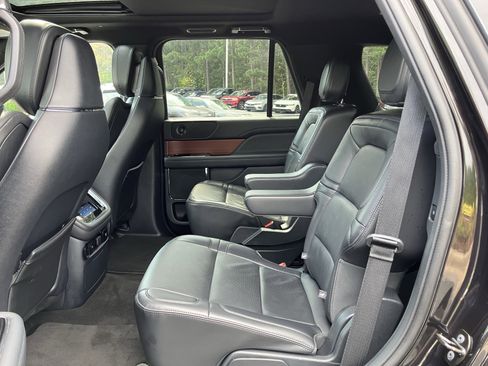 Used 2024 Lincoln Navigator Reserve AWD/4WD image 36