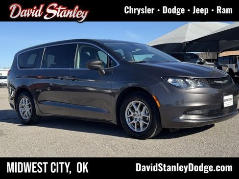 Certified 2023 Chrysler Voyager LX image 1