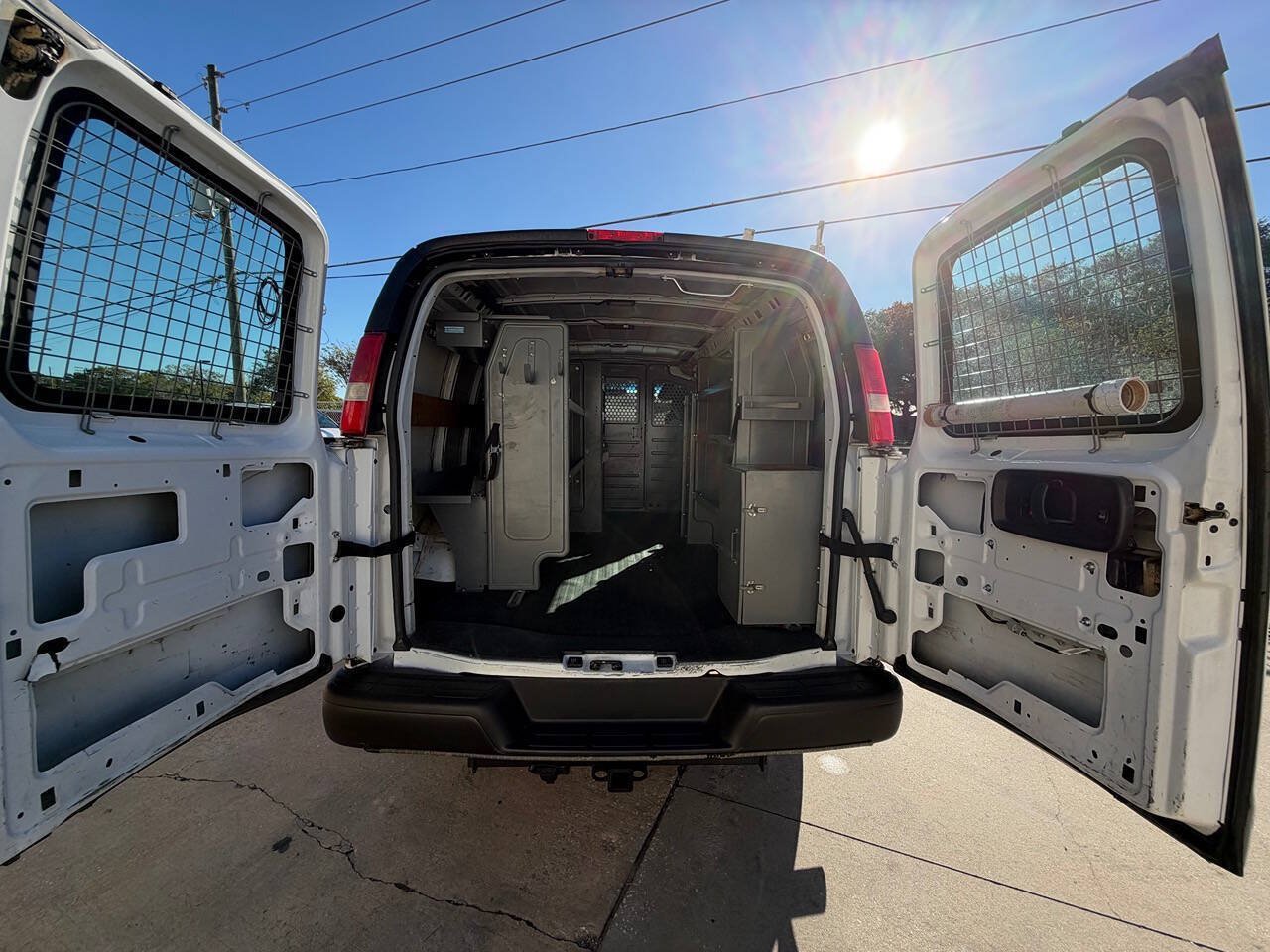 Used 2015 Chevrolet Express 2500 RWD image 40