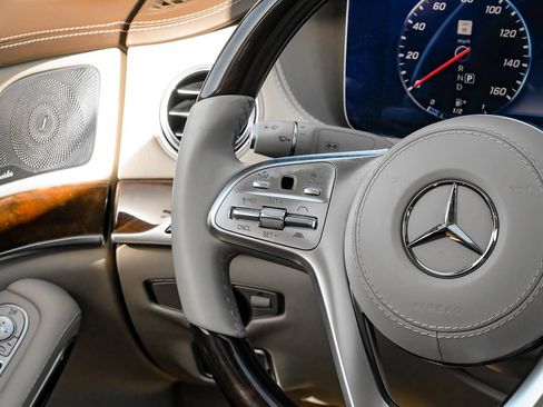 Used 2019 Mercedes-Benz S 560 Sedan image 16
