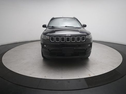 Used 2024 Jeep Compass Latitude AWD/4WD image 11