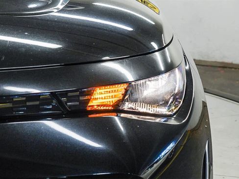 Used 2023 Kia Soul LX image 6