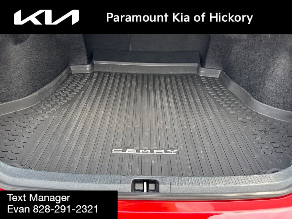 Used 2023 Toyota Camry SE FWD image 11