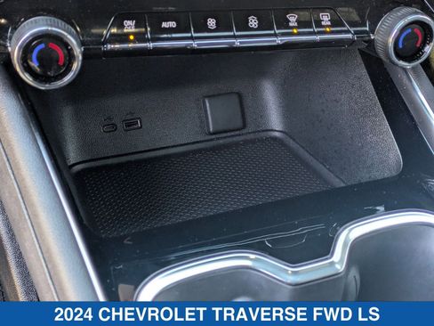 Used 2024 Chevrolet Traverse LS image 28