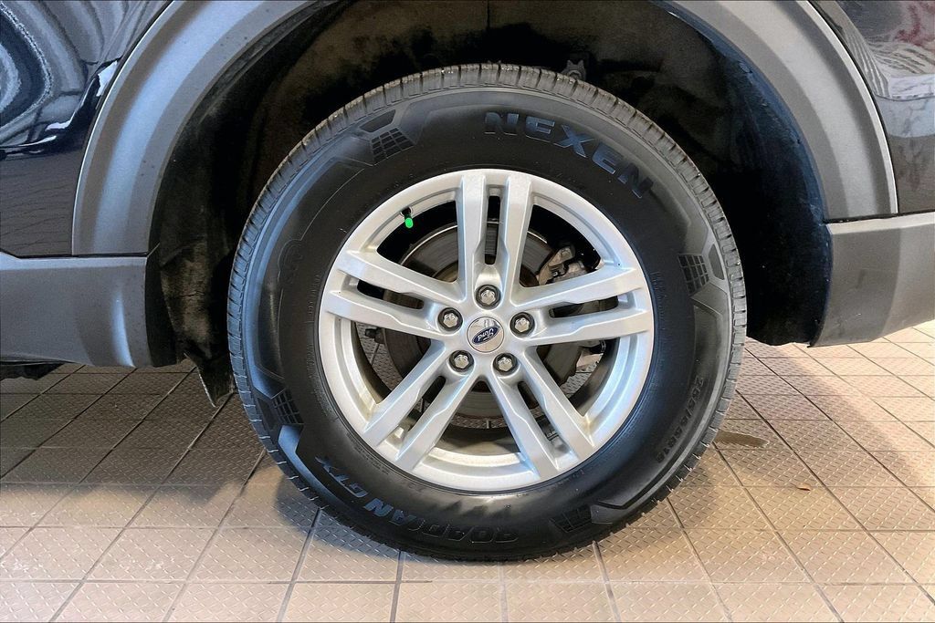 Used 2024 Ford Explorer XLT AWD/4WD image 33
