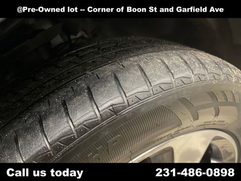 Used 2019 Jeep Cherokee Limited AWD/4WD image 12