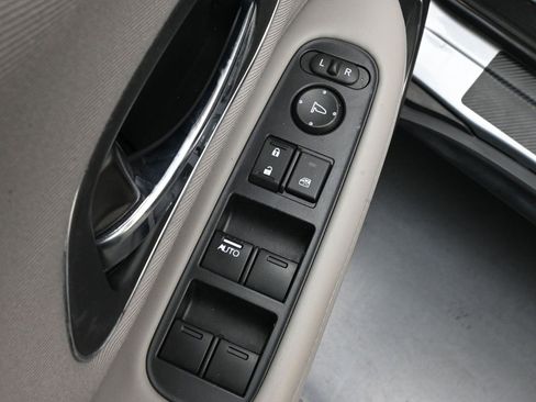 Certified 2017 Honda HR-V EX image 31