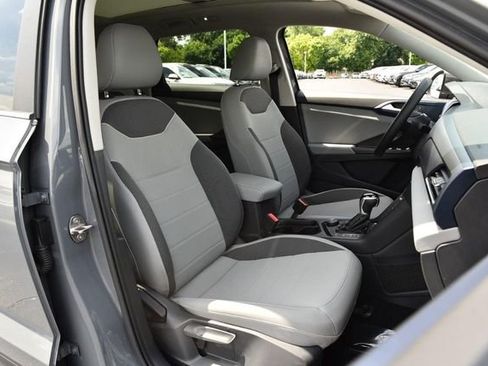 Used 2023 Volkswagen Taos SE w/ Panoramic Sunroof Package AWD/4WD image 20