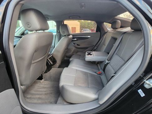 Used 2017 Chevrolet Impala LT image 17