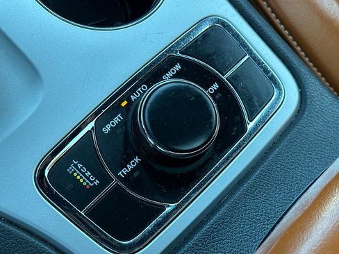 Used 2015 Jeep Grand Cherokee SRT w/ Trailer Tow Group IV image 31