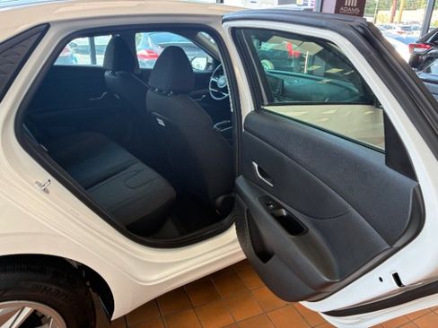 Used 2026 Hyundai Elantra SE FWD image 25