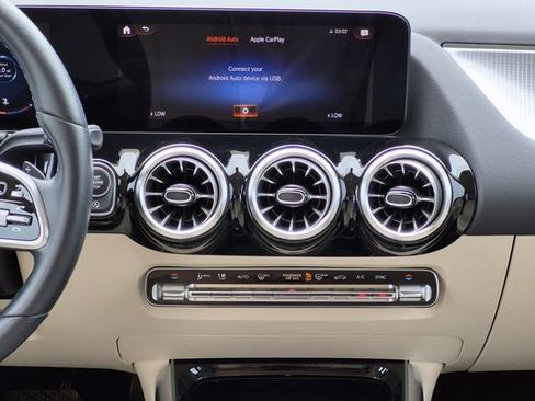 Certified 2023 Mercedes-Benz GLA 250 w/ Premium Package image 21