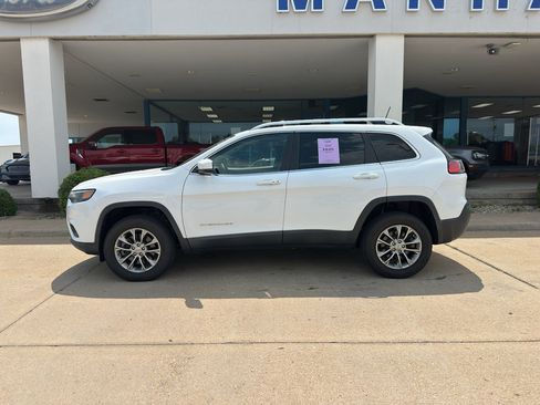 Used 2019 Jeep Cherokee Latitude Plus w/ Comfort/Convenience Group AWD/4WD image 11