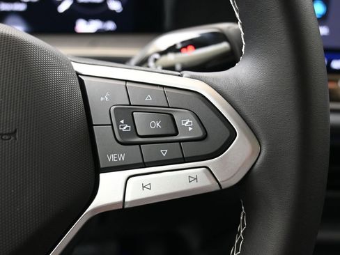 New 2026 Volkswagen Tiguan SE image 27