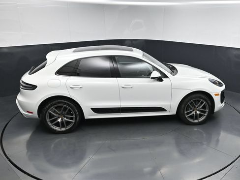 Used 2025 Porsche Macan AWD/4WD image 19