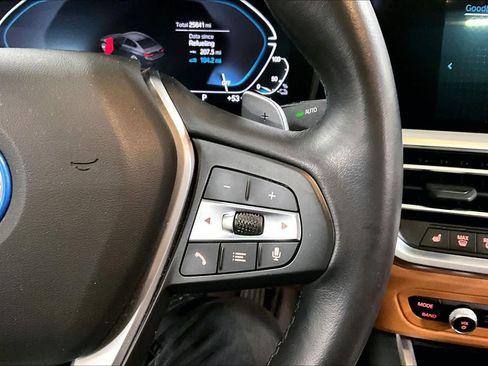 Used 2022 BMW 330e xDrive w/ Premium Package image 24